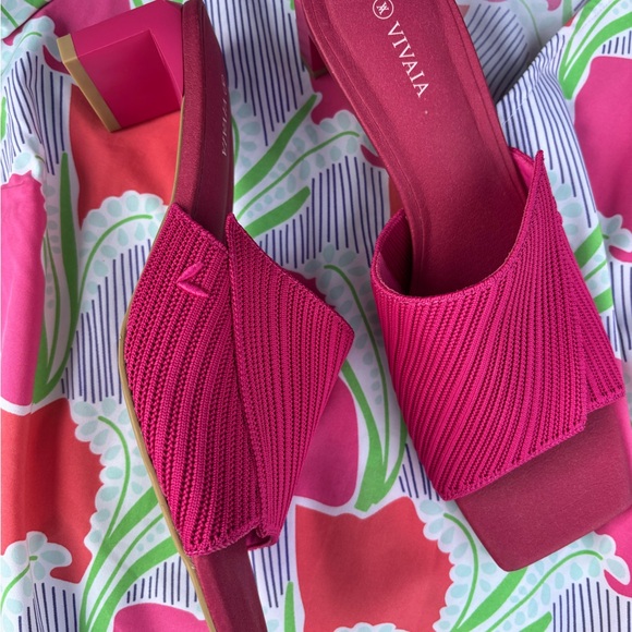 Viviana Fuchsia Textured Mules - Picture 3 of 4